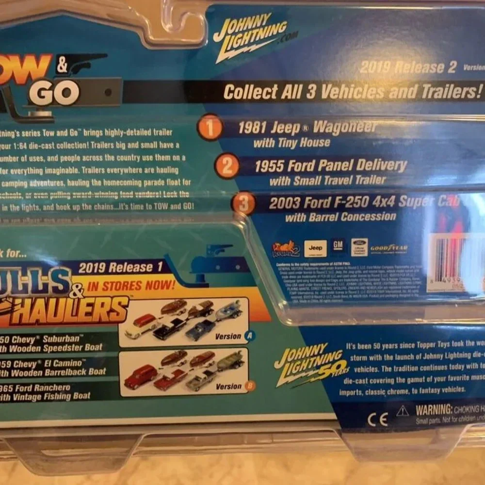Johnny Lightnings Tow & Go 2003 Ford F-250 + Barrel Concessions Limited 1/4000